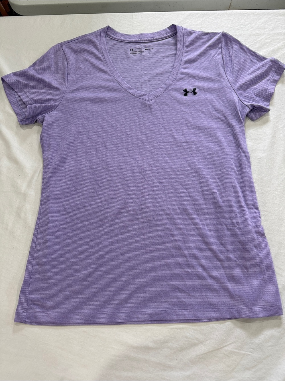 Under Armour Lavender V-Neck Short Sleeve Performance Tee Medium